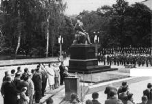 Урочисте відкриття пам'ятника О. С. Пушкіну 2 червня 1962 року.